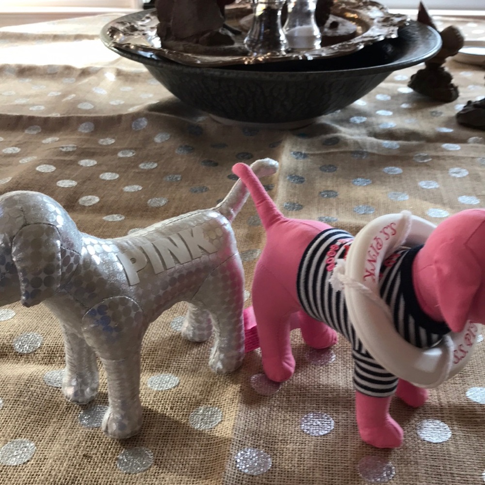 Pink Victoria Secrets Dogs 🐶 2 to choose from EUC - Picture 2 of 8